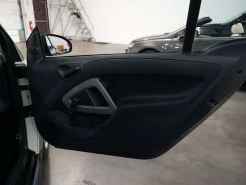 Used 2015 smart fortwo pure image 18