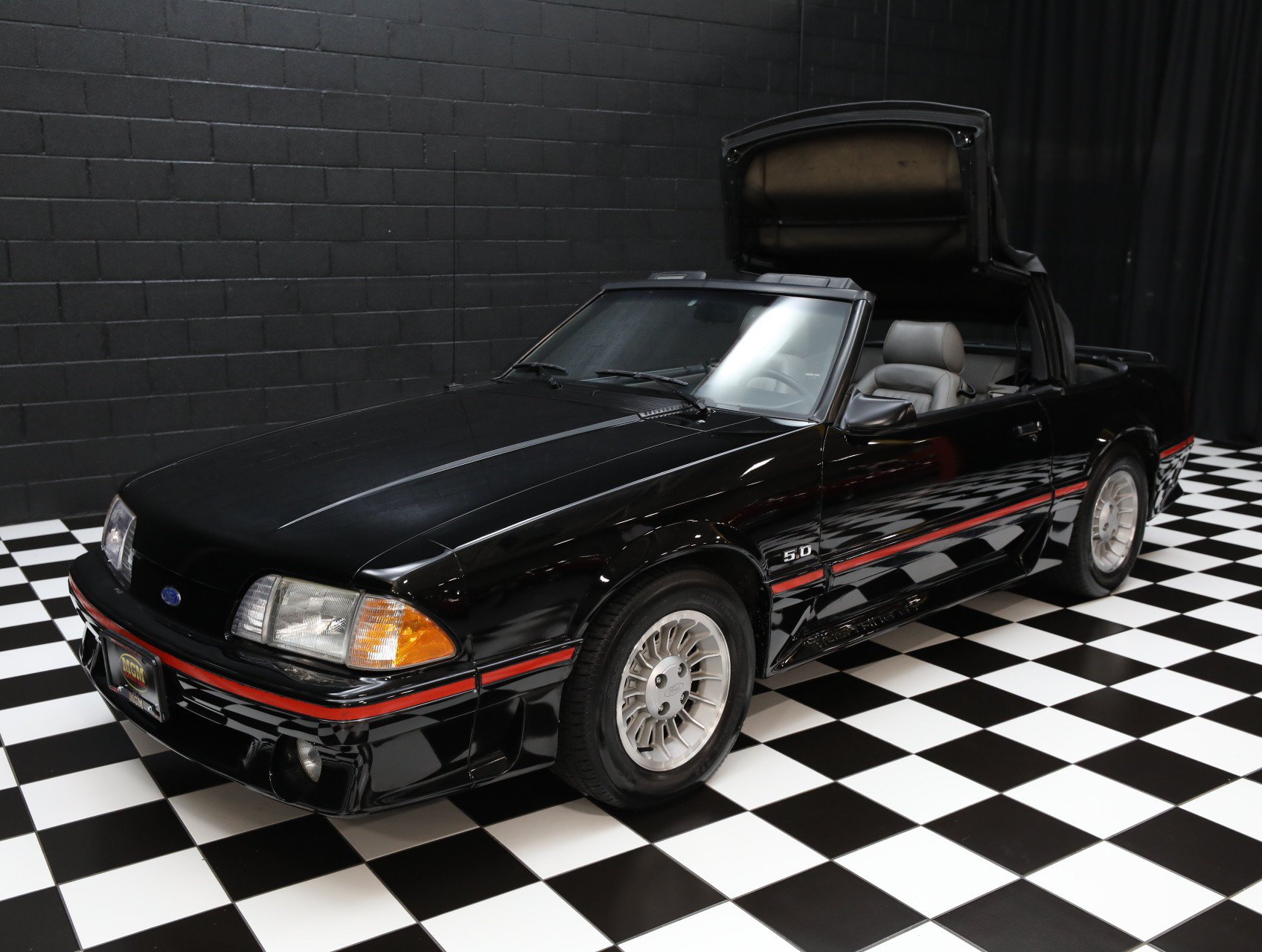 Used 1987 Ford Mustang GT RWD image 12