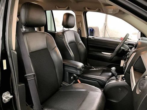 Used 2014 Jeep Compass Latitude AWD/4WD image 8