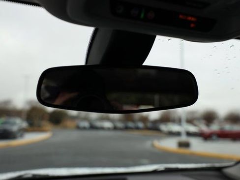 Used 2019 Chevrolet Equinox LS image 33