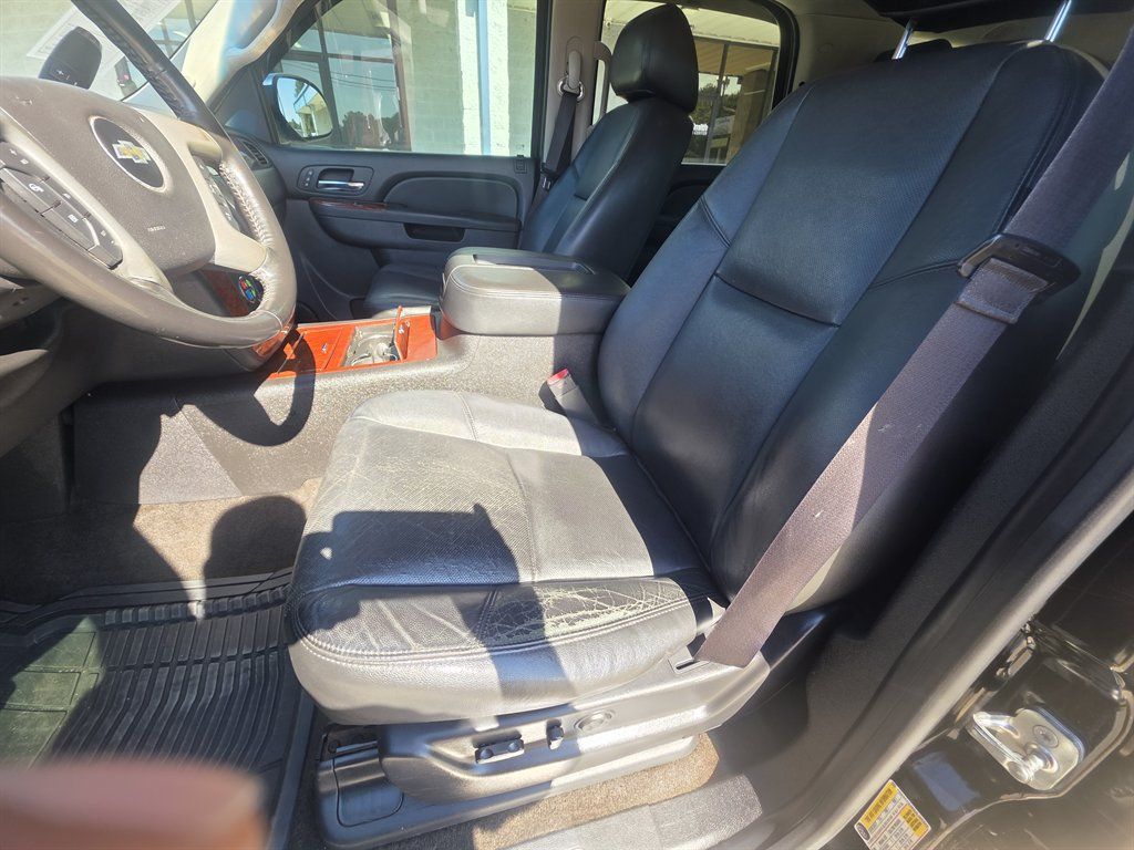 Used 2013 Chevrolet Tahoe LTZ RWD image 8