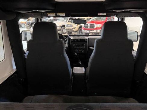 Used 2005 Jeep Wrangler Unlimited Rubicon AWD/4WD image 14