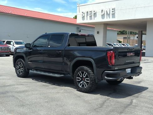 Used 2023 GMC Sierra 1500 AT4 w/ AT4 Premium Package AWD/4WD image 4