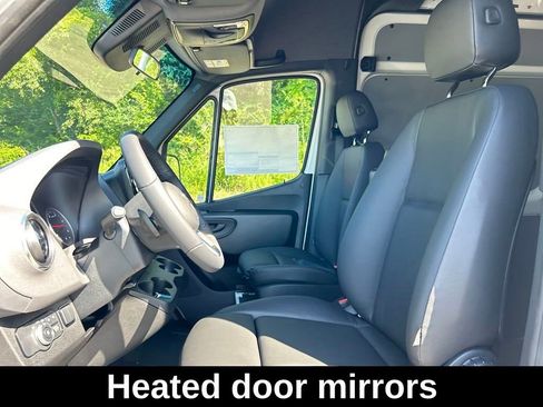 Used 2024 Mercedes-Benz Sprinter 2500 image 9