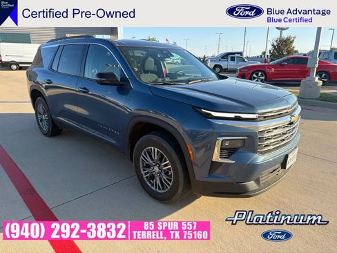 Used 2025 Chevrolet Traverse LT w/ Driver Confidence Package FWD image 24