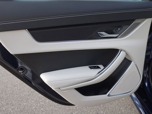 Used 2024 Jaguar XF R-Dynamic SE image 11