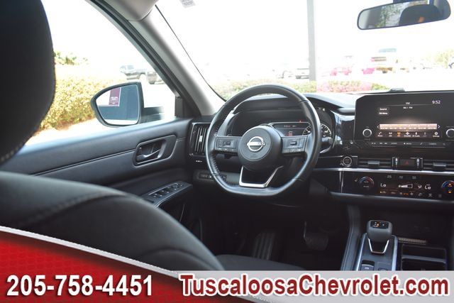 Used 2024 Nissan Pathfinder SV AWD/4WD image 31