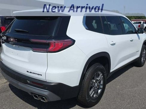 Used 2025 GMC Acadia Elevation FWD image 3