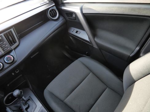 Used 2016 Toyota RAV4 LE image 11