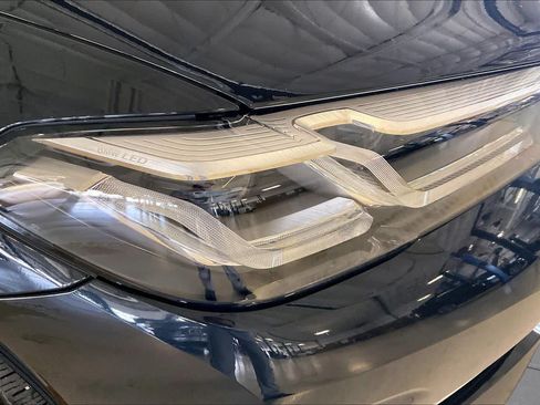 Used 2022 BMW 530i w/ Premium Package RWD image 25