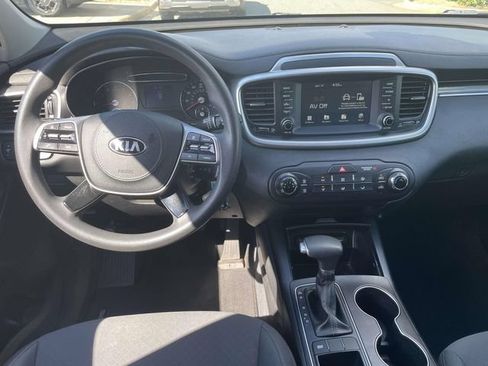 Used 2020 Kia Sorento FWD V6 image 13