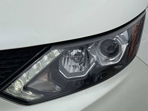 Certified 2019 Nissan Rogue Sport SL w/ Premium Package FWD image 10
