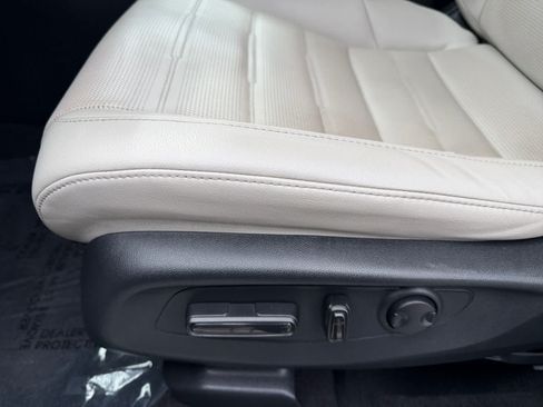 Used 2023 Honda CR-V EX-L image 23