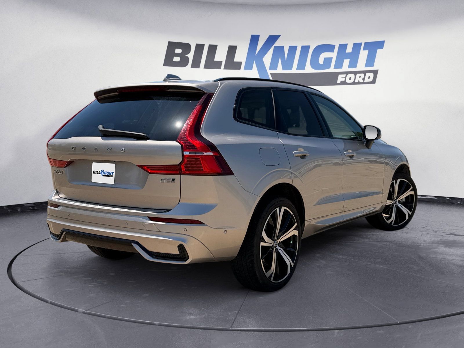 Used 2025 Volvo XC60 B5 Ultra w/ Protection Package Premier AWD/4WD image 5
