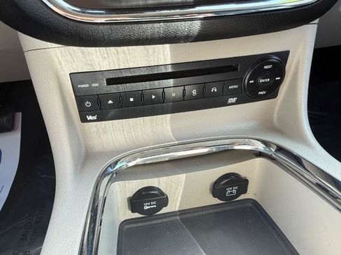 Used 2011 Chrysler Town & Country Limited FWD image 16