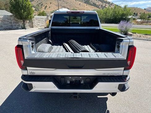 Used 2022 GMC Sierra 2500 Denali w/ Denali Ultimate Package AWD/4WD image 8