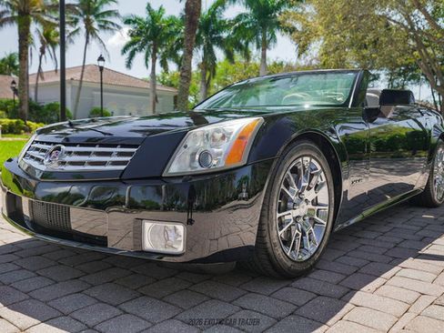 Used 2004 Cadillac XLR RWD image 14