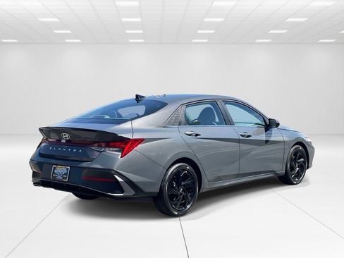 New 2026 Hyundai Elantra SEL Sport Premium FWD image 6