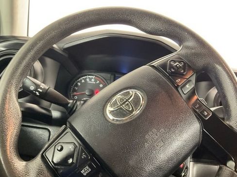 Used 2022 Toyota Tacoma SR RWD image 26