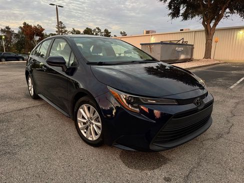 Used 2023 Toyota Corolla LE image 11