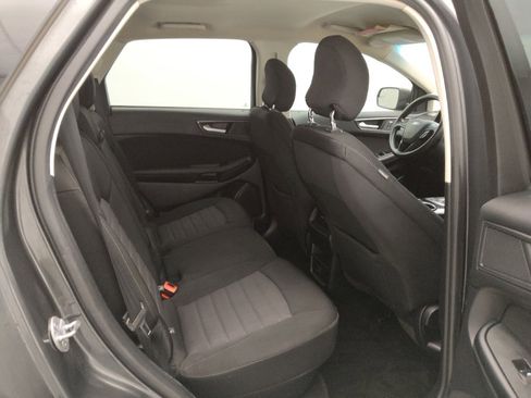 Used 2018 Ford Edge SE FWD image 19