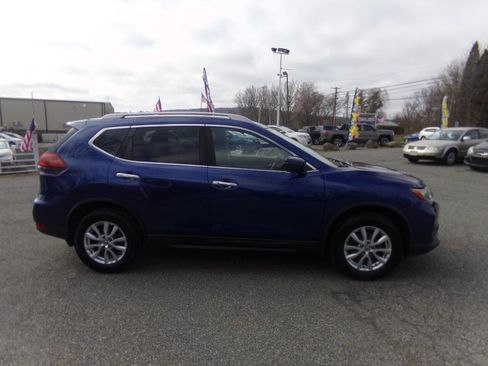 Used 2018 Nissan Rogue SV w/ Premium Package image 6