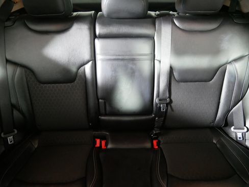 Used 2018 Jeep Compass Latitude w/ Popular Equipment Group image 13