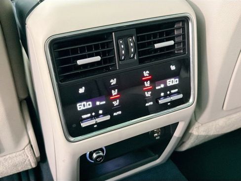 Used 2019 Porsche Cayenne E-Hybrid AWD/4WD image 27