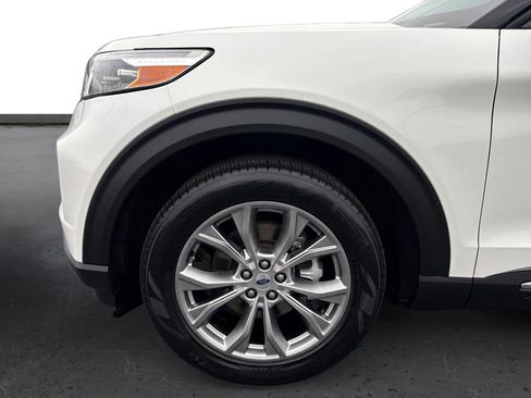 Used 2021 Ford Explorer XLT w/ Equipment Group 202A image 13