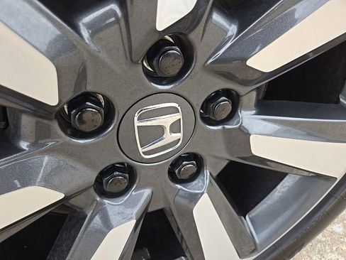 Used 2024 Honda Pilot Elite image 24