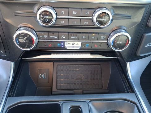 Used 2023 Ford F150 Lariat w/ Max Trailer Tow Package AWD/4WD image 16