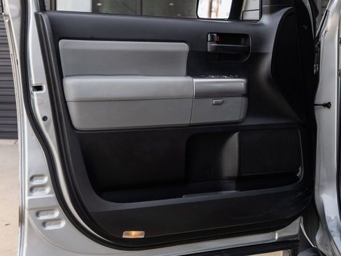 Used 2020 Toyota Sequoia SR5 image 19