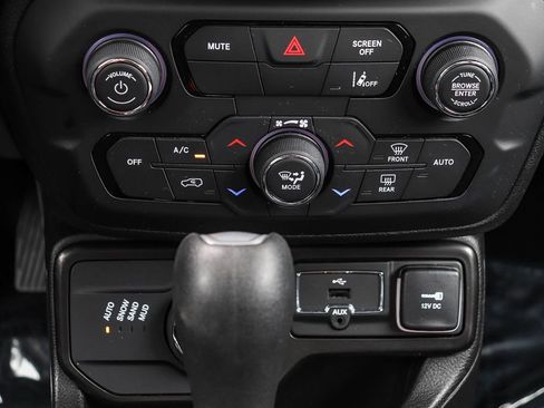 Used 2022 Jeep Renegade Sport w/ Sport Appearance Group image 15