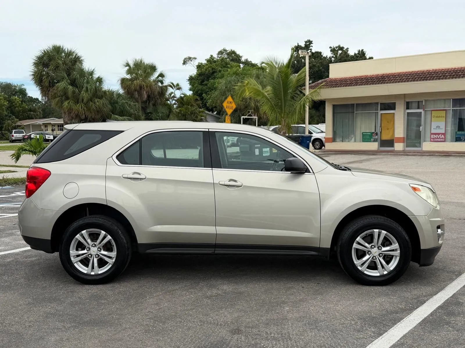 Used 2013 Chevrolet Equinox LS FWD image 4