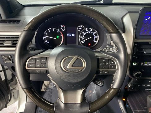 Used 2023 Lexus GX 460 Premium w/ Accessory Package AWD/4WD image 16