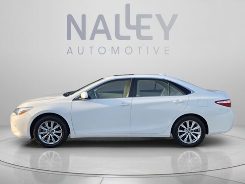 Used 2017 Toyota Camry XLE w/ Moonroof Package FWD image 2