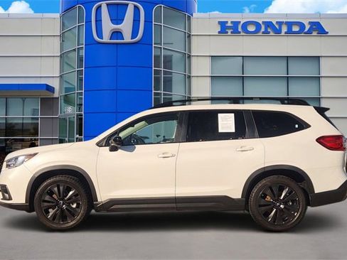 Used 2022 Subaru Ascent Onyx Edition image 3