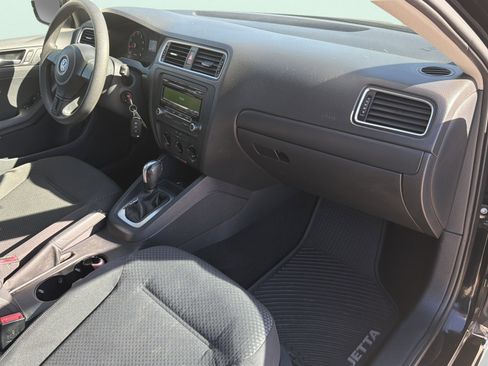 Used 2014 Volkswagen Jetta S image 43
