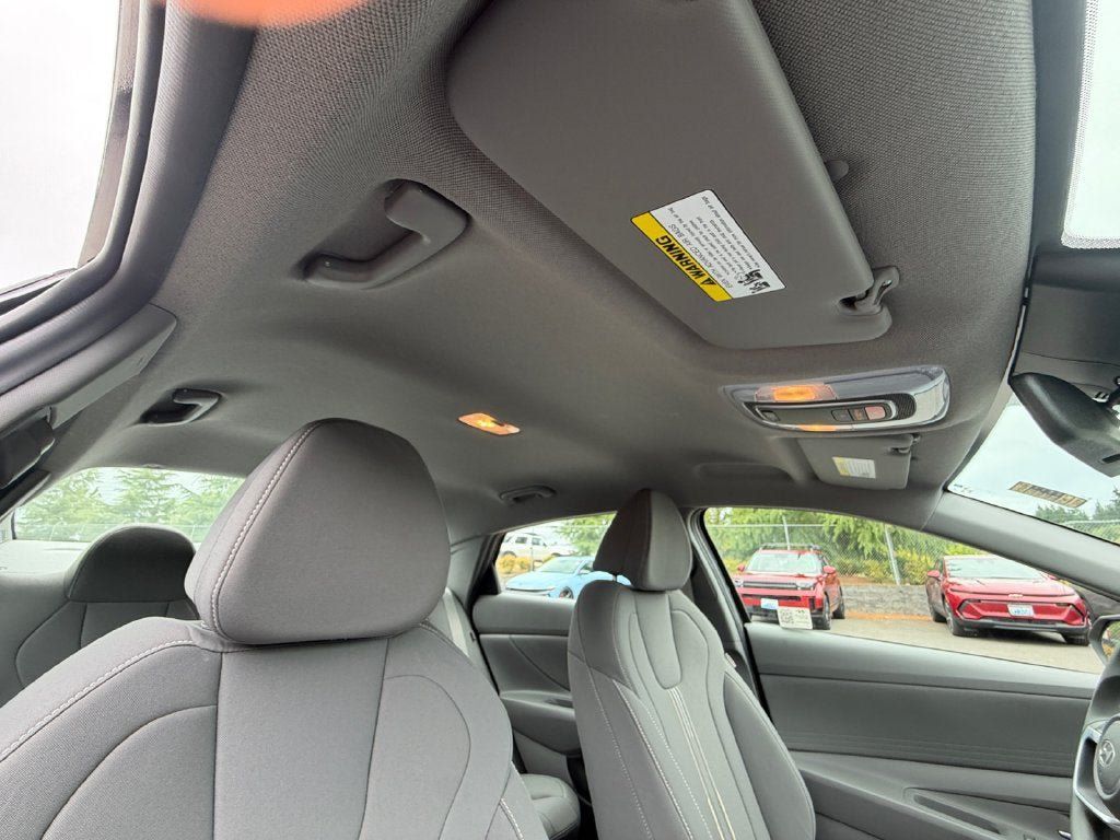 Used 2024 Hyundai Elantra SEL FWD image 28
