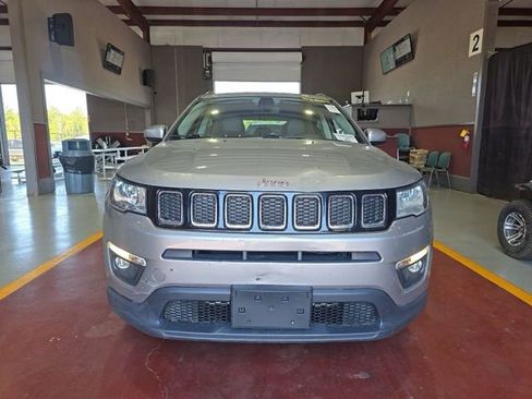 Used 2020 Jeep Compass Latitude AWD/4WD image 3