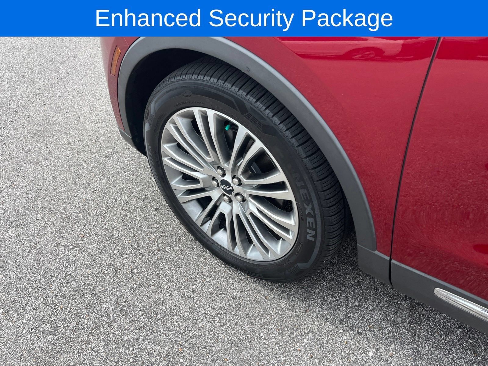 Used 2018 Lincoln MKX Reserve w/ Driver Assistance Package FWD image 10