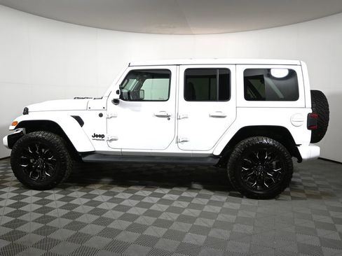 Used 2021 Jeep Wrangler Unlimited Sahara image 2