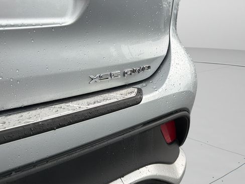 Used 2021 Toyota Highlander XSE AWD/4WD image 32