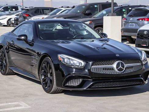 Used 2018 Mercedes-Benz SL 450 image 3