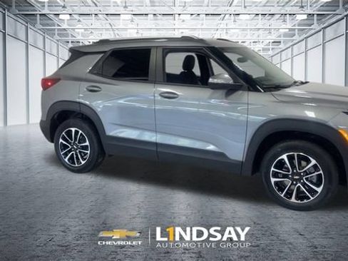 Used 2026 Chevrolet TrailBlazer LT AWD/4WD image 3