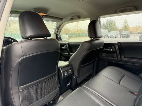 Used 2021 Toyota 4Runner TRD Off-Road Premium AWD/4WD image 30