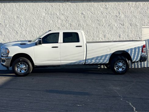 Used 2024 RAM 3500 Tradesman w/ Chrome Appearance Group image 4