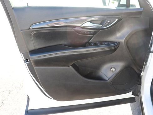 Used 2023 Buick Envision Essence image 9