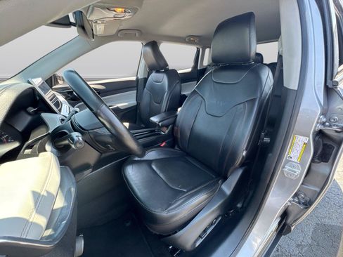 Used 2022 Jeep Compass Limited AWD/4WD image 11
