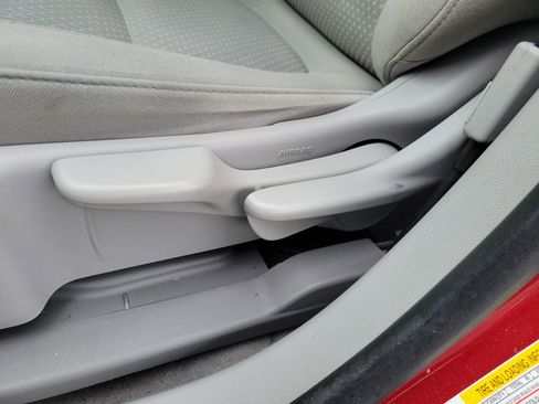 Used 2020 GMC Acadia SLE image 16